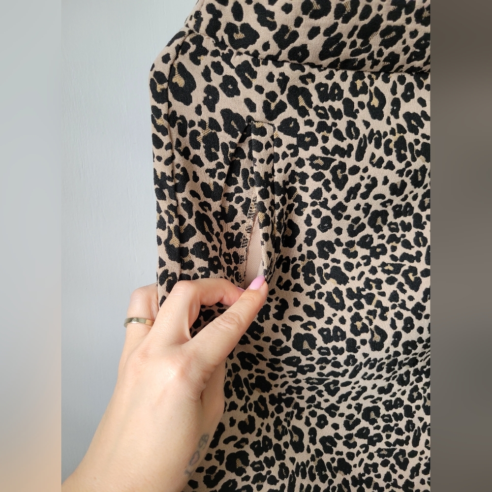 Cheetah mini skirt 🐆 - Picture 2 of 3